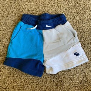 Boys Abercrombie color block shorts